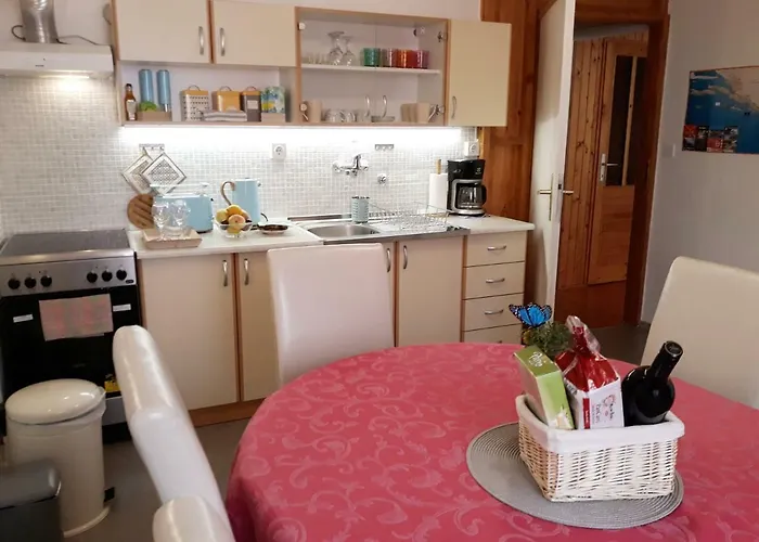 Apartment Atelier Tina Art